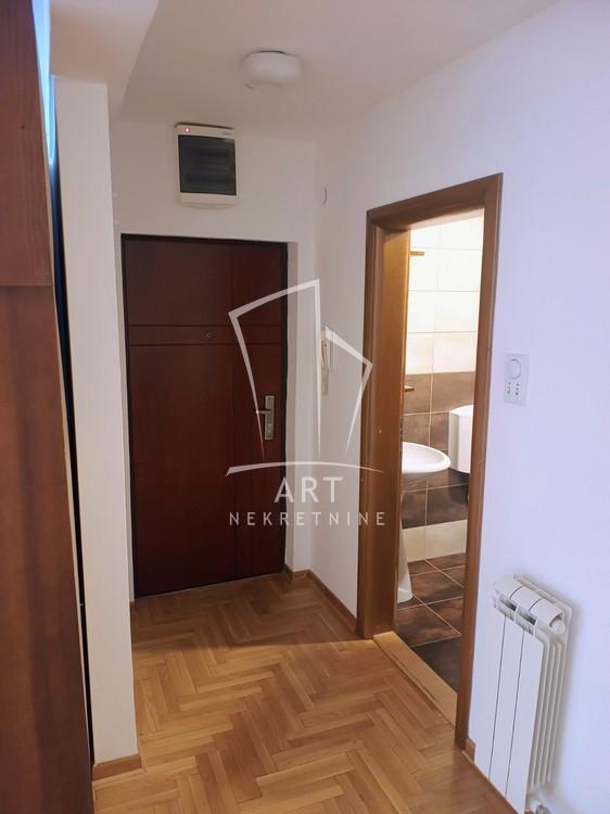 Slika 2 - Sazonova, Jednoiposoban stan za izdavanje, 44m2, 600€