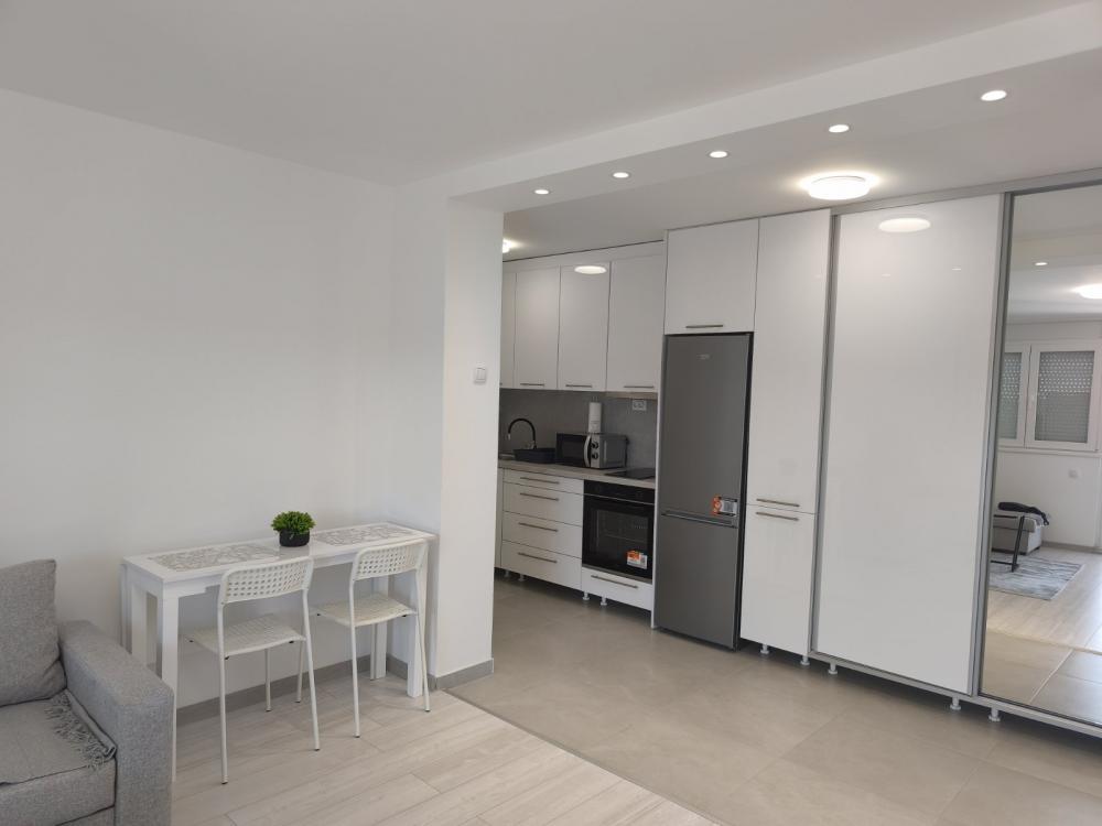 Slika 3 - Bulevar Arsenija Čarnojevića, Dvoiposoban stan za izdavanje, 58m2, 800€