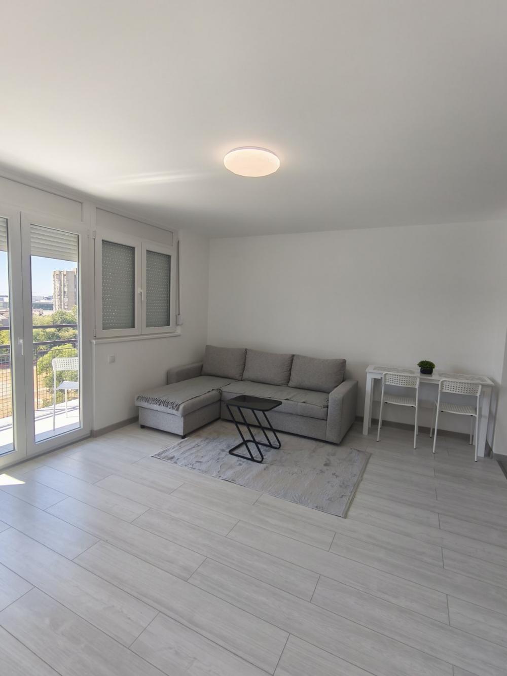 Slika 1 - Bulevar Arsenija Čarnojevića, Dvoiposoban stan za izdavanje, 58m2, 800€
