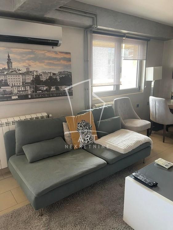 Slika 1 - Džordža Vašingtona, Petosoban stan za izdavanje, 85m2, 1.500€