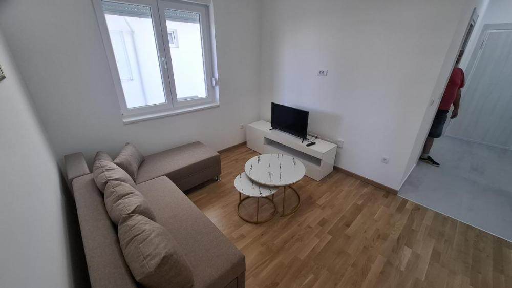 Slika 2 - Jednoiposoban stan za izdavanje, 38m2, 350€