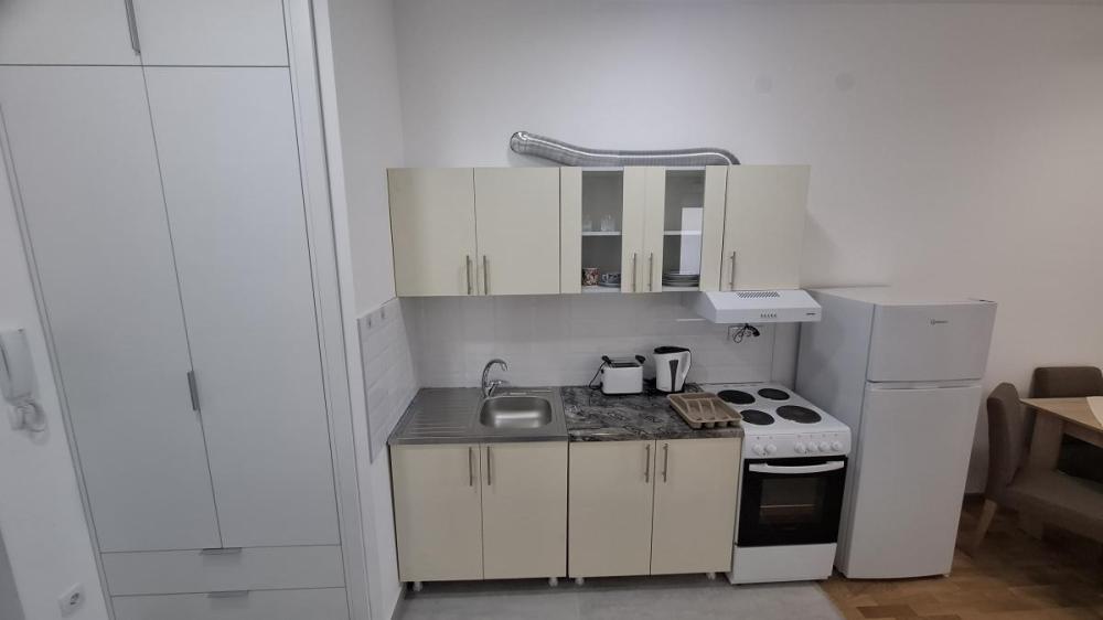 Slika 5 - Jednoiposoban stan za izdavanje, 38m2, 350€