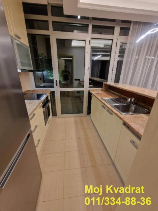 Slika 5 - Četvorosoban stan za izdavanje, 148m2, 2.400€