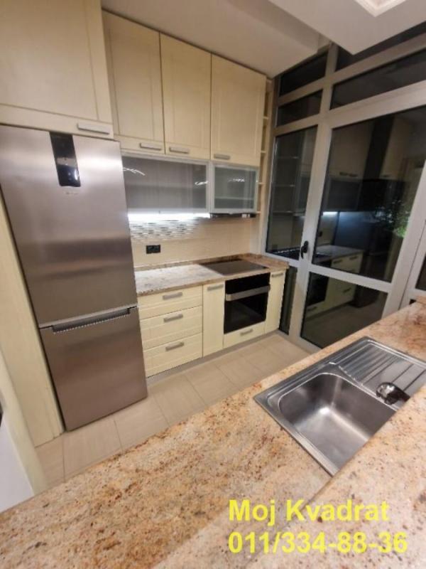 Slika 6 - Četvorosoban stan za izdavanje, 148m2, 2.400€