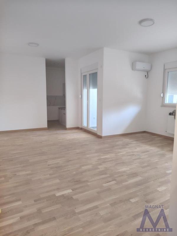 Slika 1 - Dvoiposoban stan za izdavanje, 400€