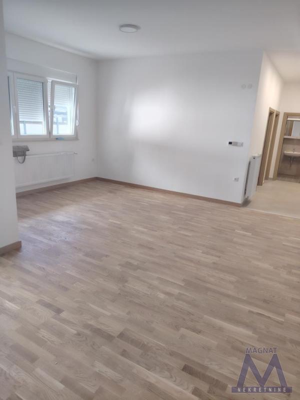 Slika 2 - Dvoiposoban stan za izdavanje, 400€