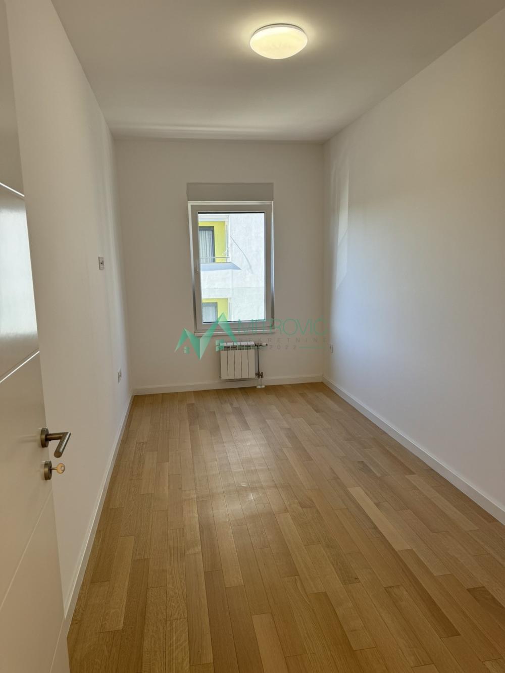 Slika 3 -  Lokal za izdavanje, 88m2, 900€