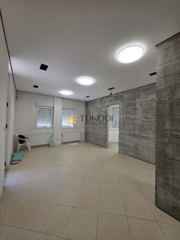 Slika 1 -  Lokal za izdavanje, 86m2, 1.100€