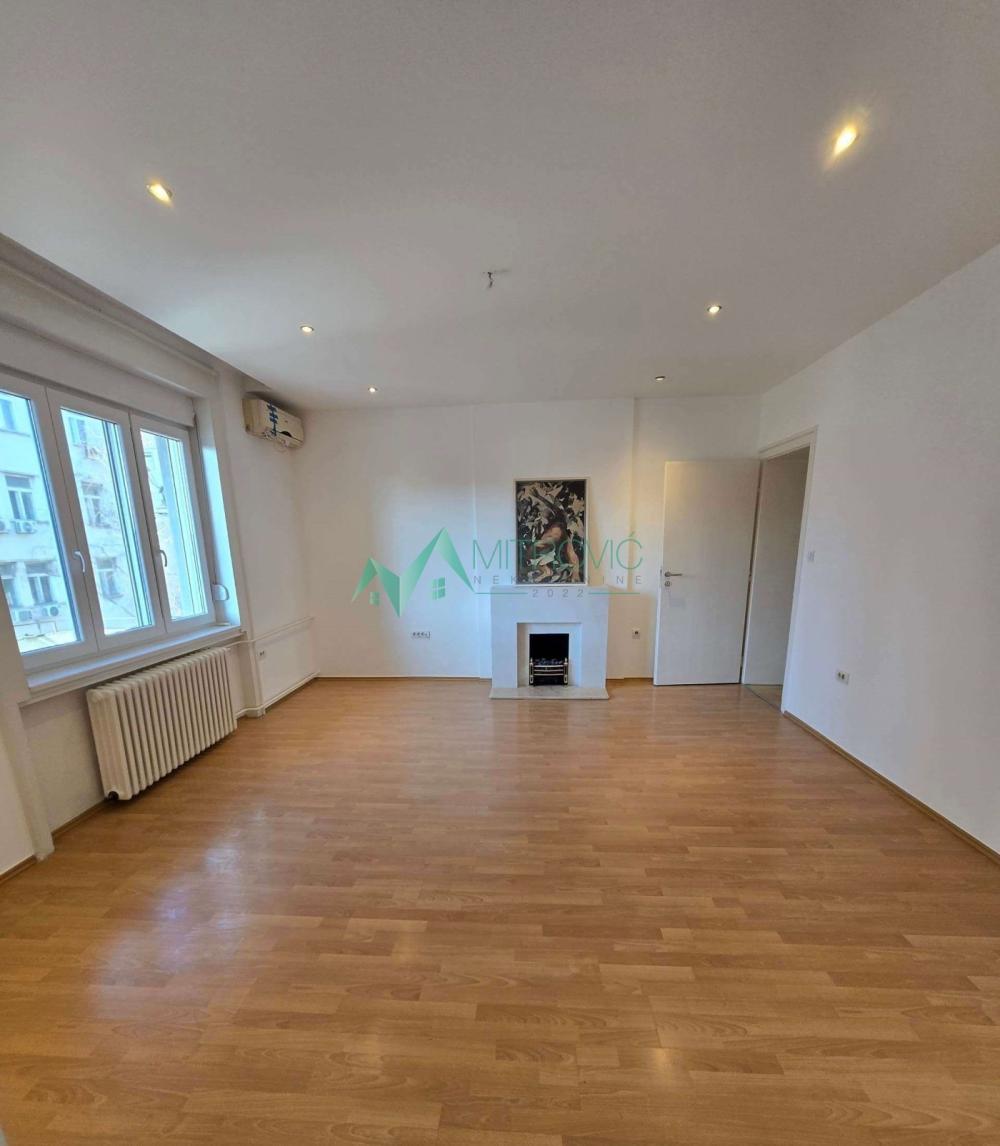 Glavna slika -Trosoban stan na prodaju, 112m2, 307.970€