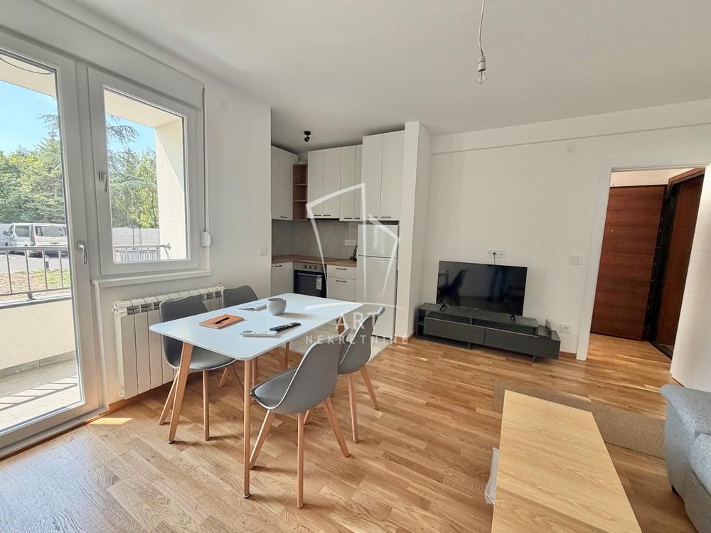 Slika 1 - Miodraga Petrovića, Jednoiposoban stan za izdavanje, 38m2, 450€