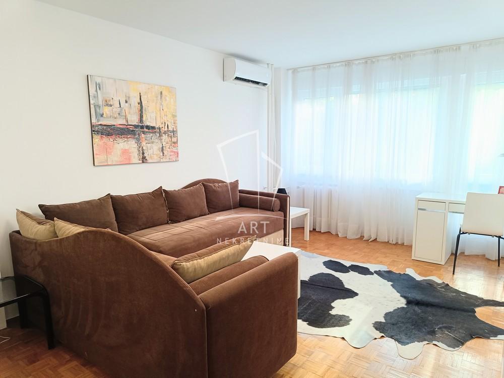 Glavna slika -Jurija Gagarina, Dvosoban stan za izdavanje, 58m2, 900€