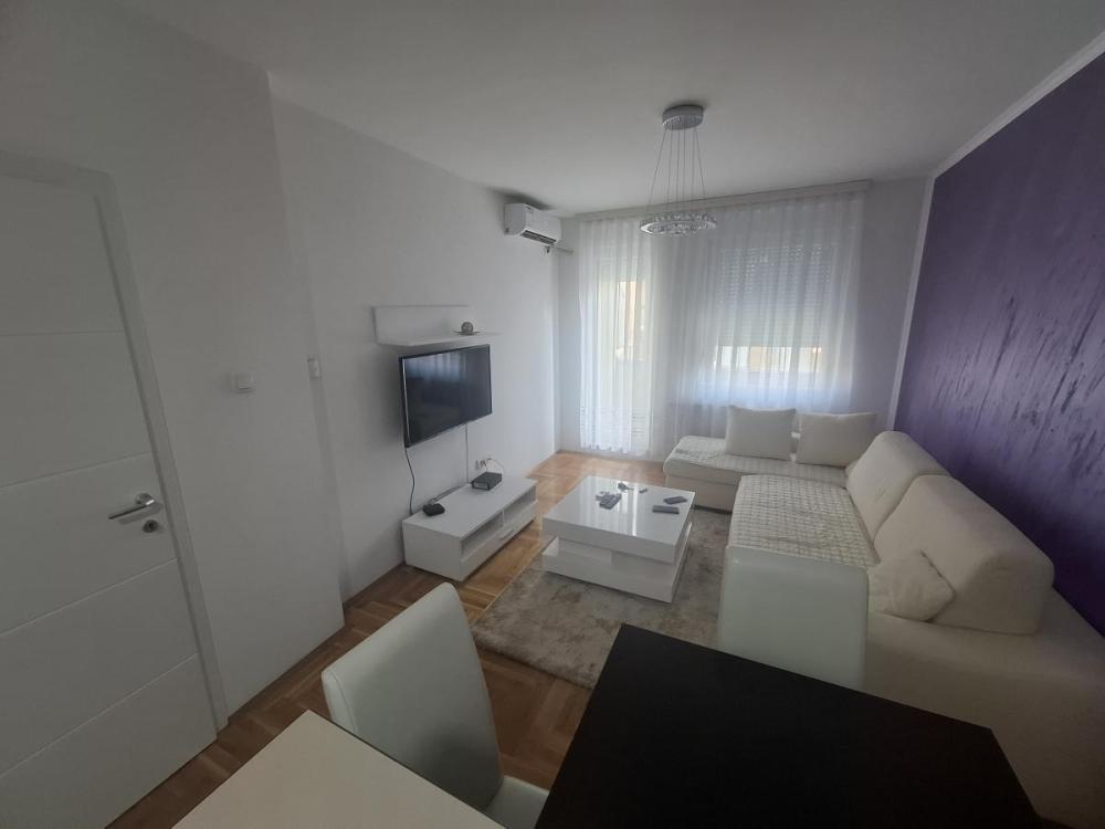 Slika 2 - Dvoiposoban stan za izdavanje, 50m2, 650€