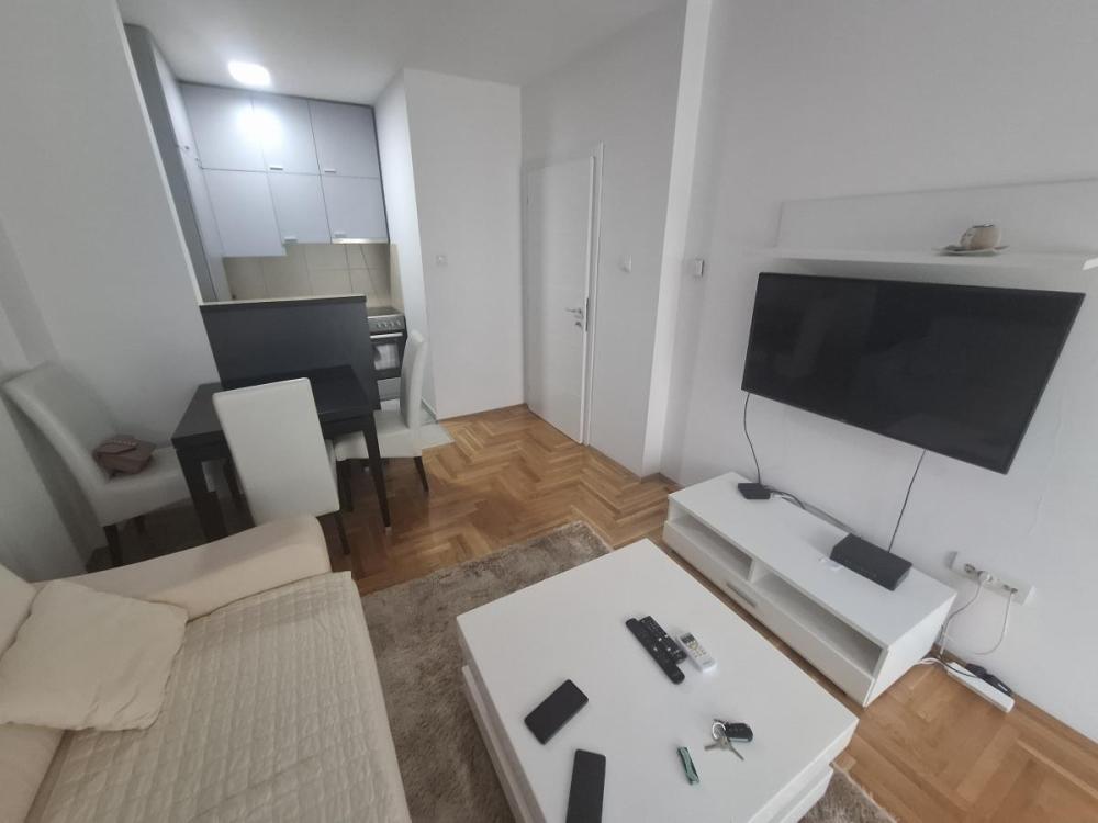 Slika 4 - Dvoiposoban stan za izdavanje, 50m2, 650€
