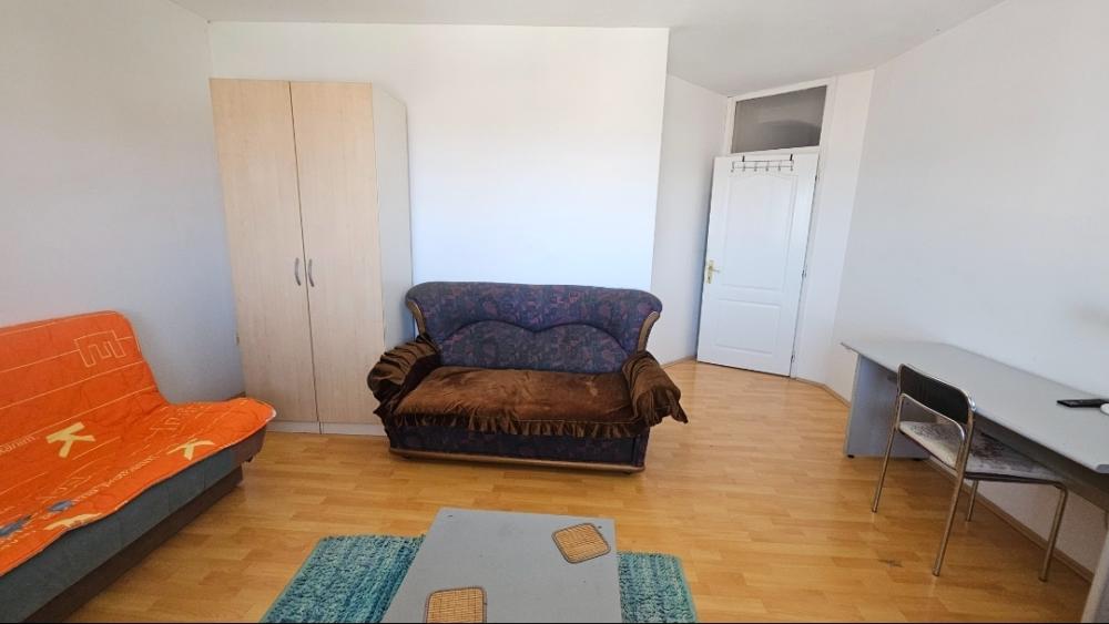 Slika 2 - Petra Konjovića,  Kuća za izdavanje, 20m2, 150€
