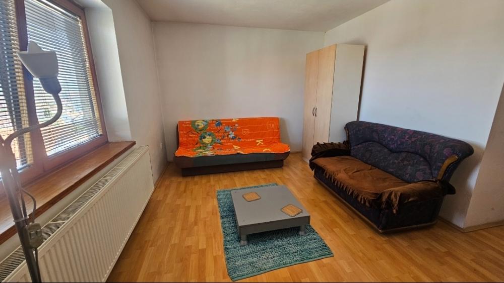 Slika 1 - Petra Konjovića,  Kuća za izdavanje, 20m2, 150€