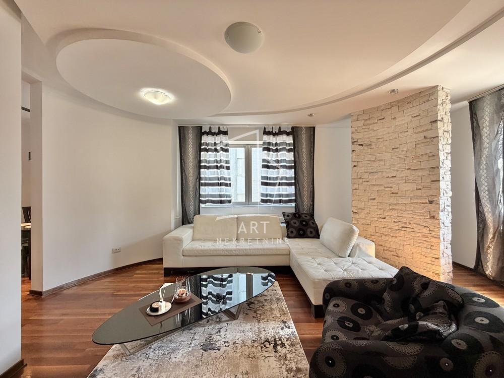 Slika 1 - Uzun Mirkova, Trosoban stan za izdavanje, 98m2, 2.000€