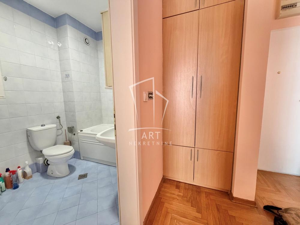 Slika 6 - Antifašističke borbe, Dvosoban stan za izdavanje, 58m2, 800€