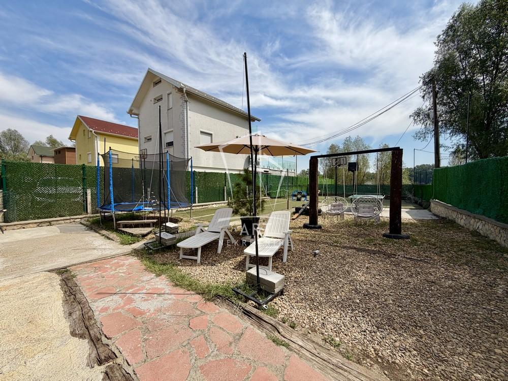 Slika 2 - Dr Ivana Ribara,  Kuća za izdavanje, 100m2, 1.000€