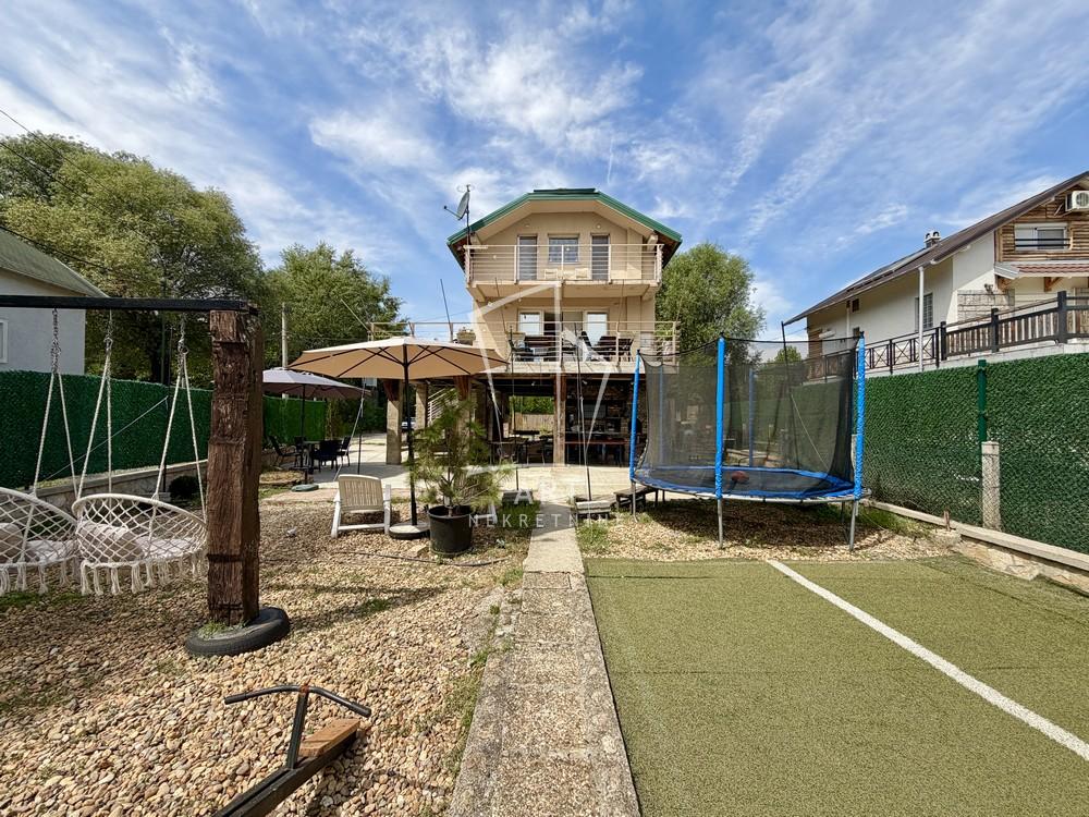 Slika 3 - Dr Ivana Ribara,  Kuća za izdavanje, 100m2, 1.000€