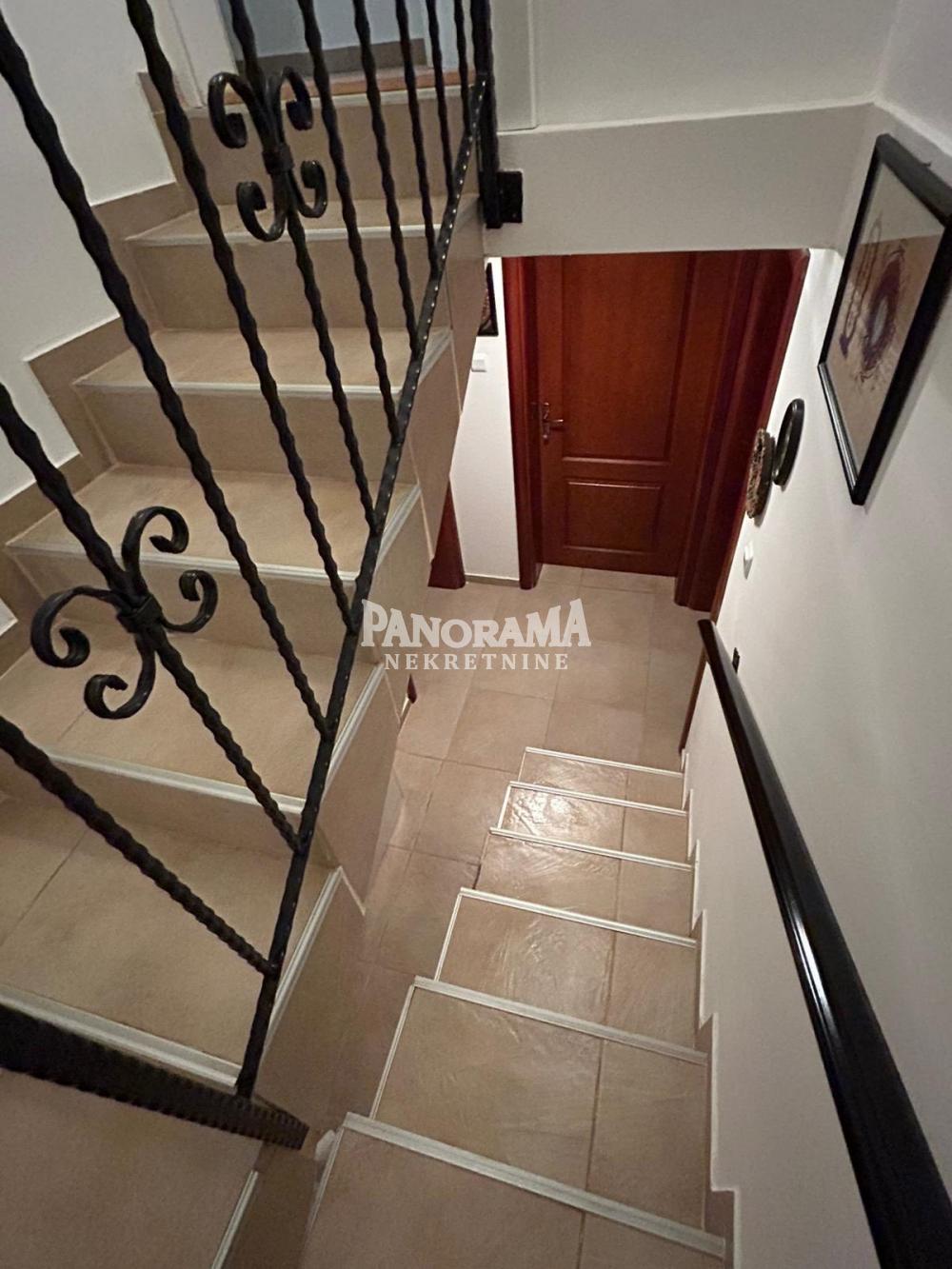 Slika 7 - Duje Damnjanovića,  Kuća na prodaju, 148m2, 160.000€