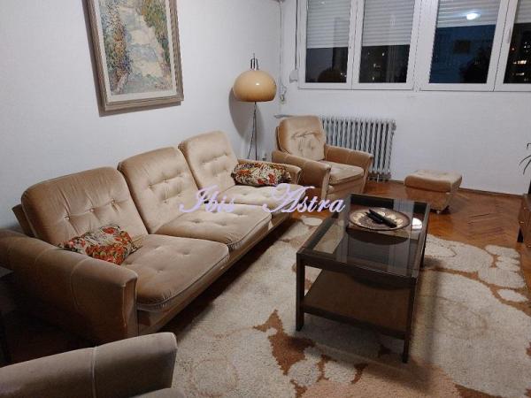 Slika 1 - Pariske komune, Trosoban stan za izdavanje, 68m2, 600€