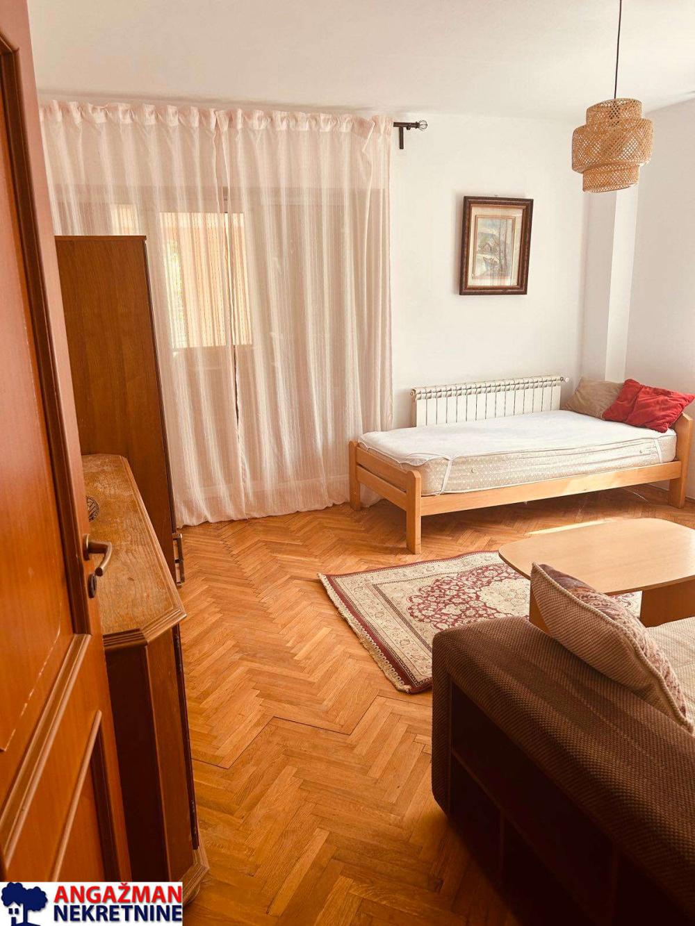 Slika 1 - Bulevar revolucije, Jednosoban stan za izdavanje, 40m2, 350€