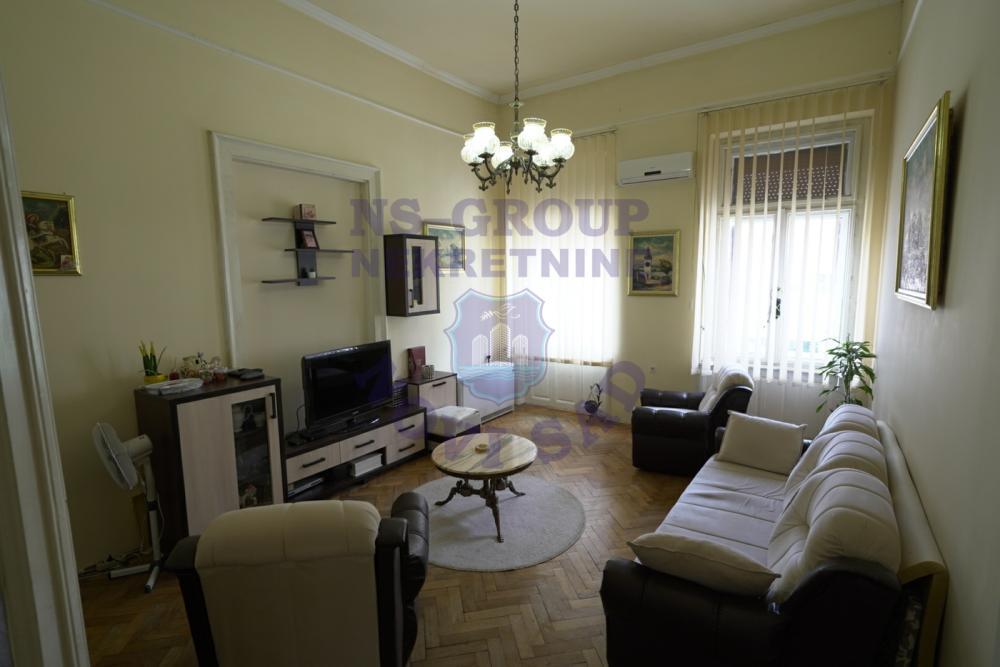 Glavna slika -Petoiposoban stan na prodaju, 250m2, 4.120.000€