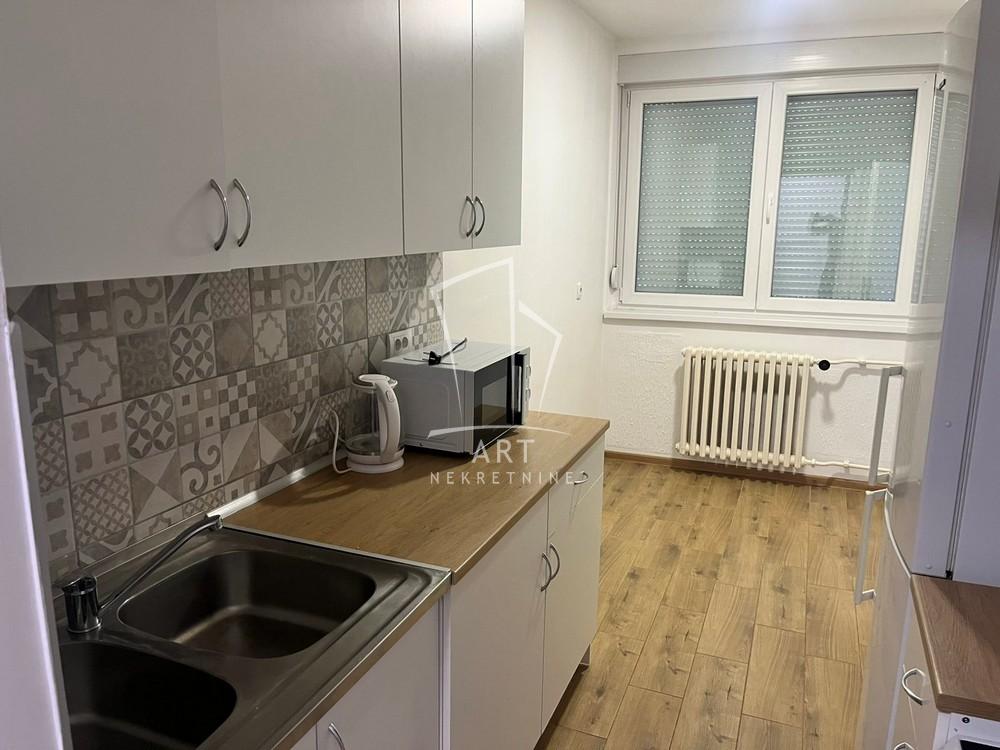 Slika 1 - Strumička, Dvosoban stan za izdavanje, 52m2, 700€
