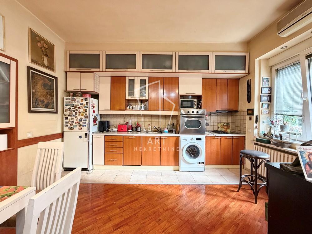 Slika 9 - Bulevar Despota Stefana, Četvorosoban stan na prodaju, 80m2, 500.000€