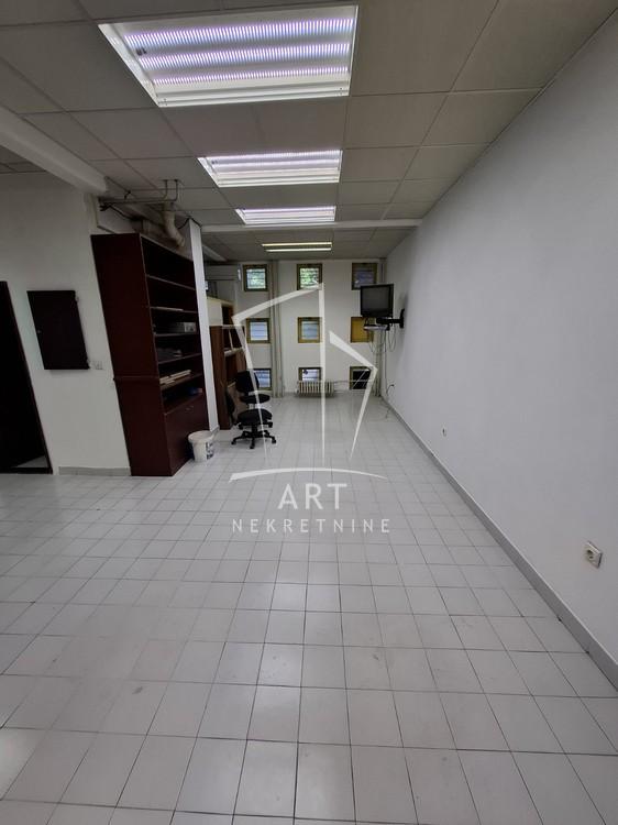 Slika 2 - Južni Bulevar,  Lokal za izdavanje, 51m2, 500€