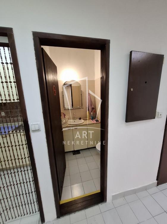 Slika 5 - Južni Bulevar,  Lokal za izdavanje, 51m2, 500€