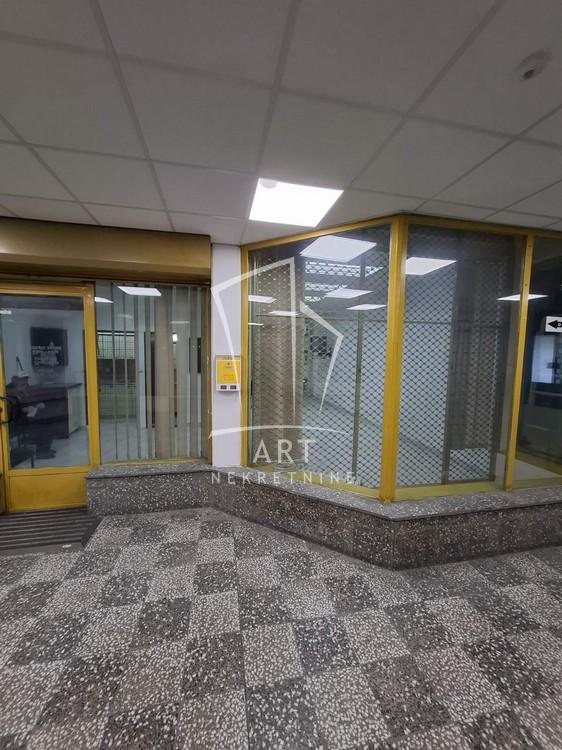 Slika 9 - Južni Bulevar,  Lokal za izdavanje, 51m2, 500€