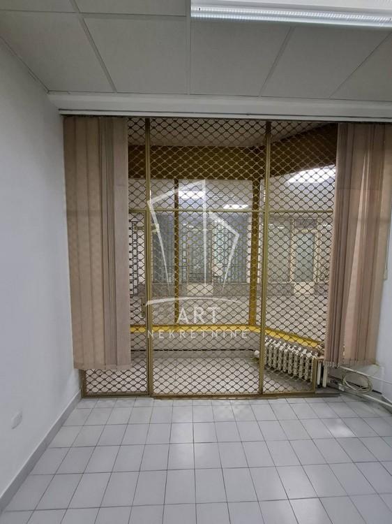 Slika 10 - Južni Bulevar,  Lokal za izdavanje, 51m2, 500€