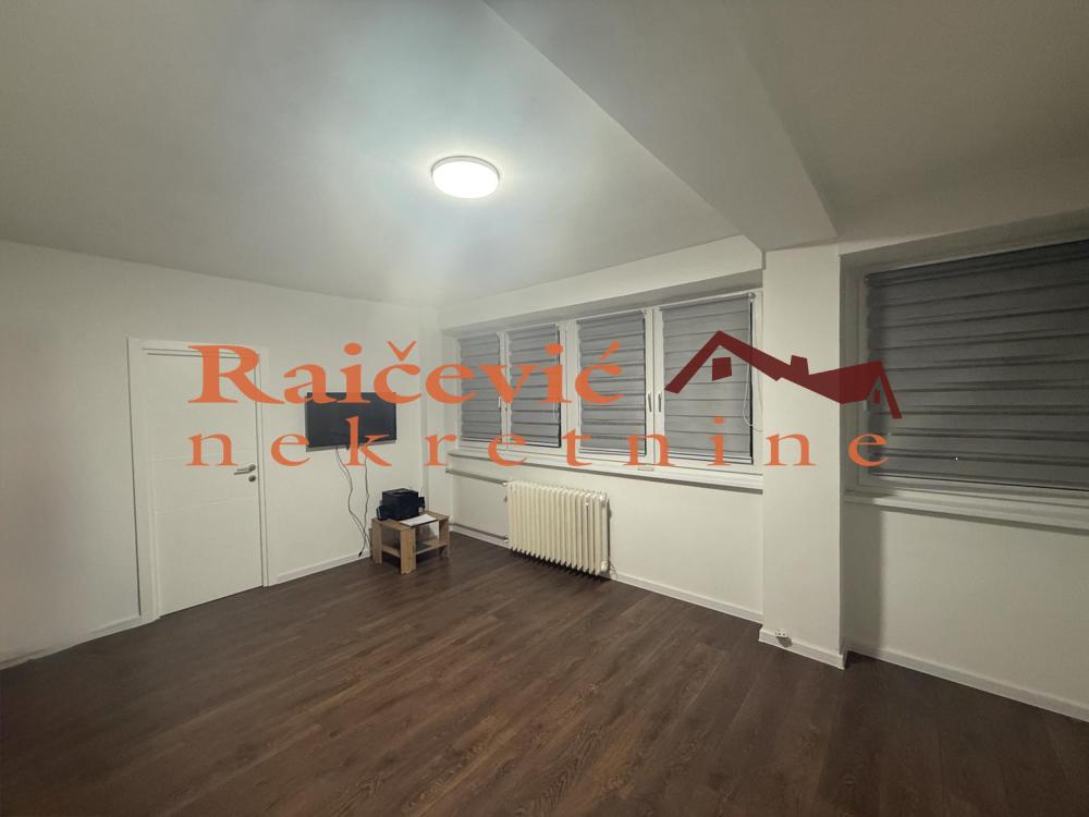 Slika 2 - Ustanicka,  Lokal za izdavanje, 69m2, 650€
