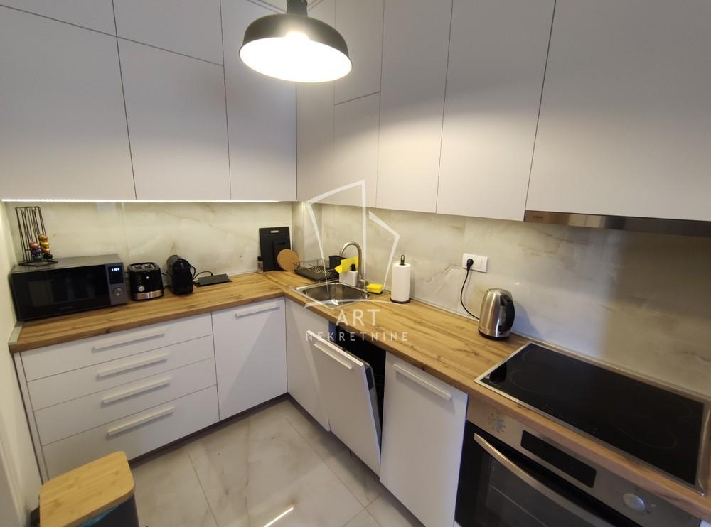 Slika 6 - Dušana Radovića, Trosoban stan za izdavanje, 63m2, 850€