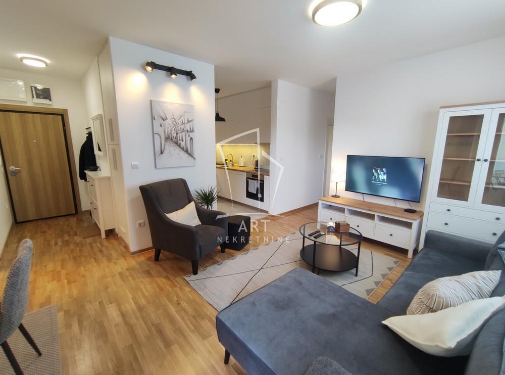 Slika 1 - Dušana Radovića, Trosoban stan za izdavanje, 63m2, 850€