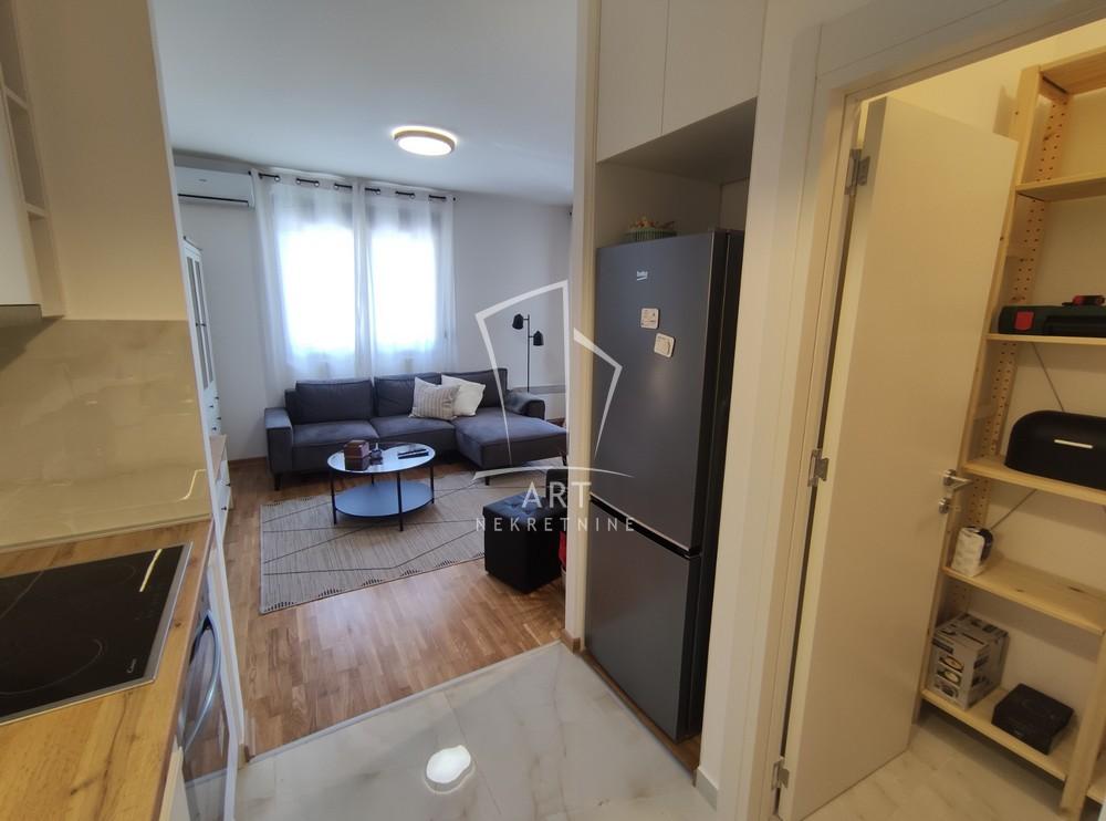Slika 2 - Dušana Radovića, Trosoban stan za izdavanje, 63m2, 850€