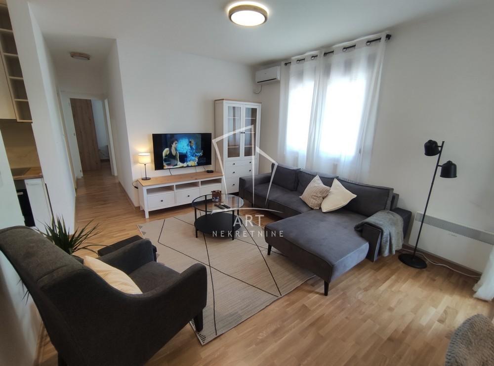 Slika 3 - Dušana Radovića, Trosoban stan za izdavanje, 63m2, 850€