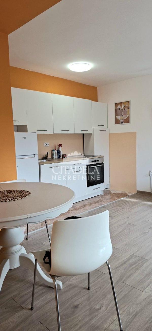 Slika 9 - Atika, Trosoban stan za izdavanje, 69m2, 500€