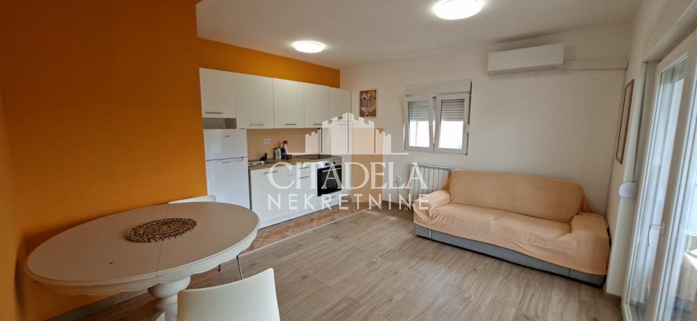 Slika 4 - Atika, Trosoban stan za izdavanje, 69m2, 500€