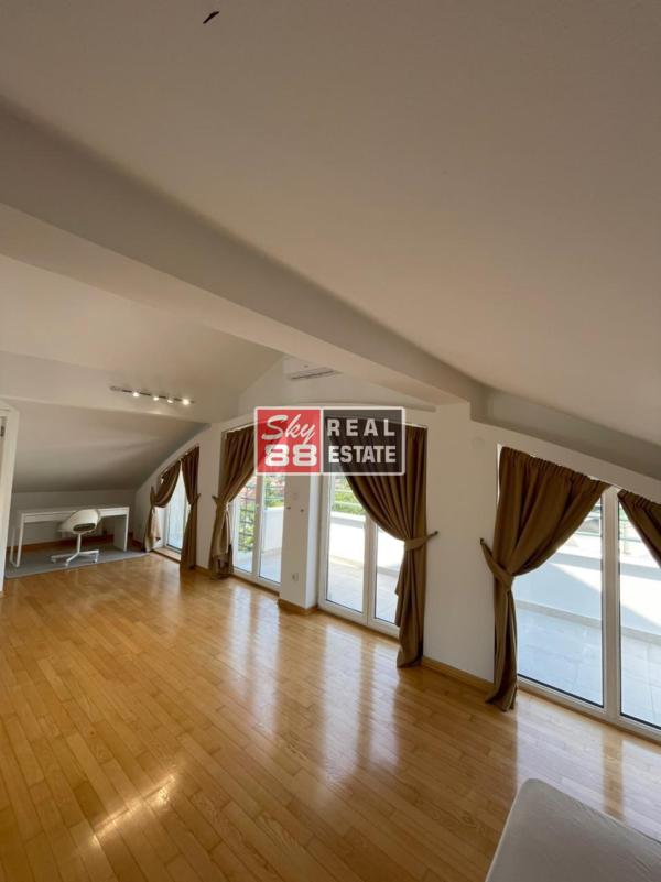 Slika 4 -  Kuća za izdavanje, 210m2, 2.500€