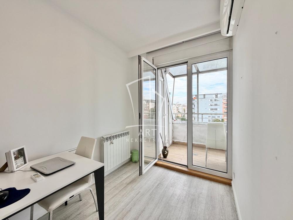 Slika 8 - Pećska, Četvoroiposoban stan na prodaju, 118m2, 349.000€
