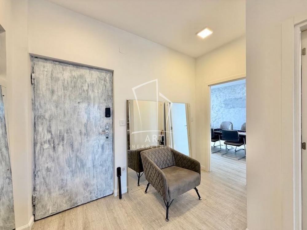 Slika 4 - Pećska, Četvoroiposoban stan na prodaju, 118m2, 349.000€