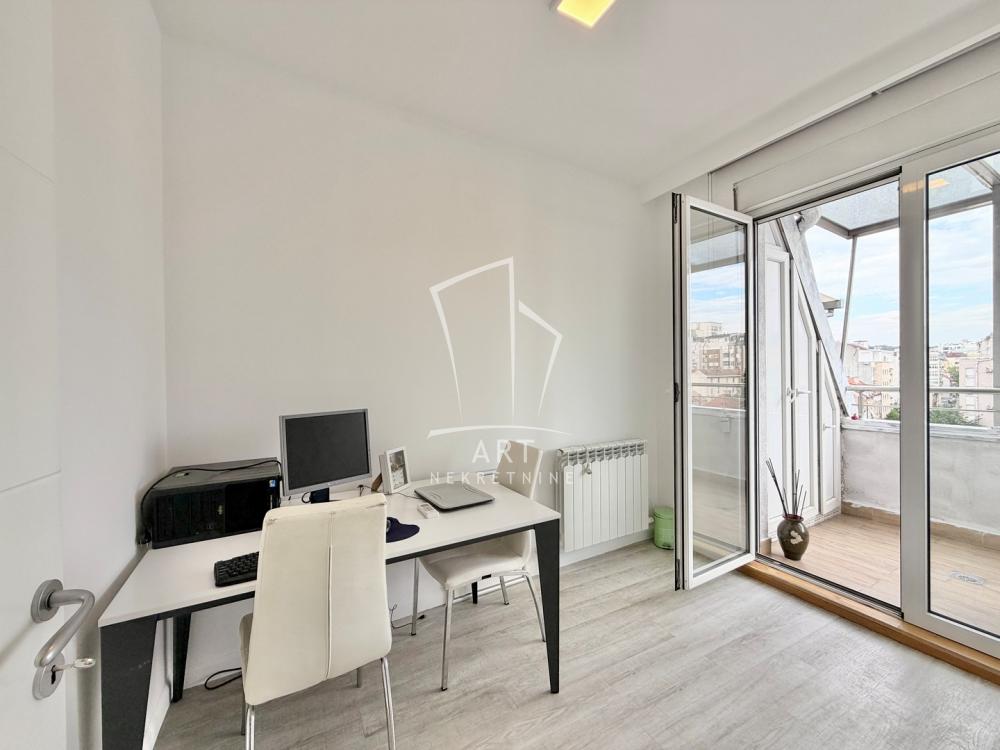 Slika 7 - Pećska, Četvoroiposoban stan na prodaju, 118m2, 349.000€