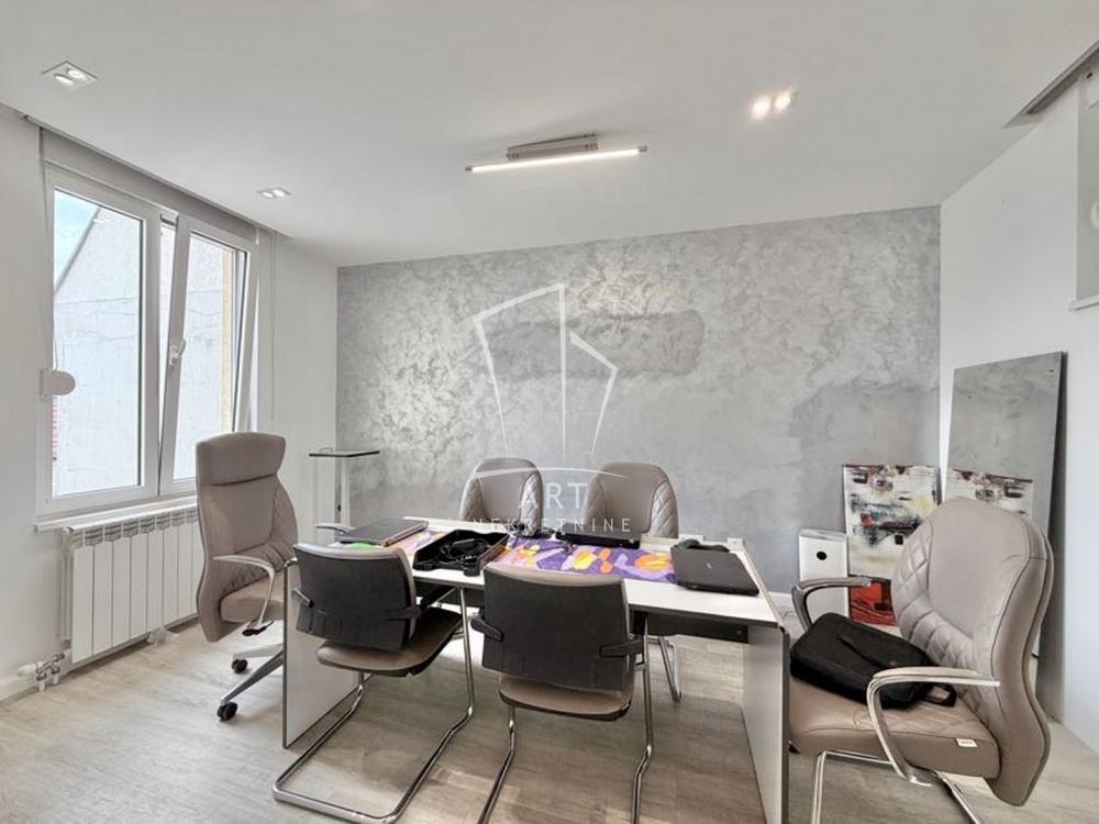 Slika 5 - Pećska, Četvoroiposoban stan na prodaju, 118m2, 349.000€