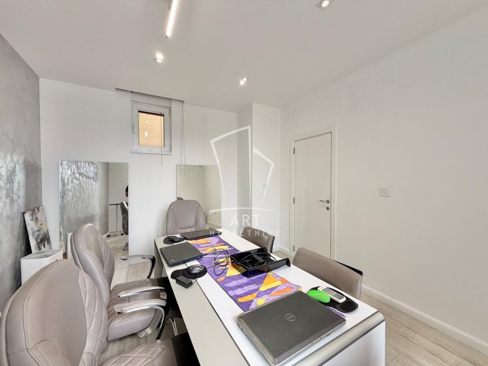 Slika 9 - Pećska, Četvoroiposoban stan na prodaju, 118m2, 349.000€
