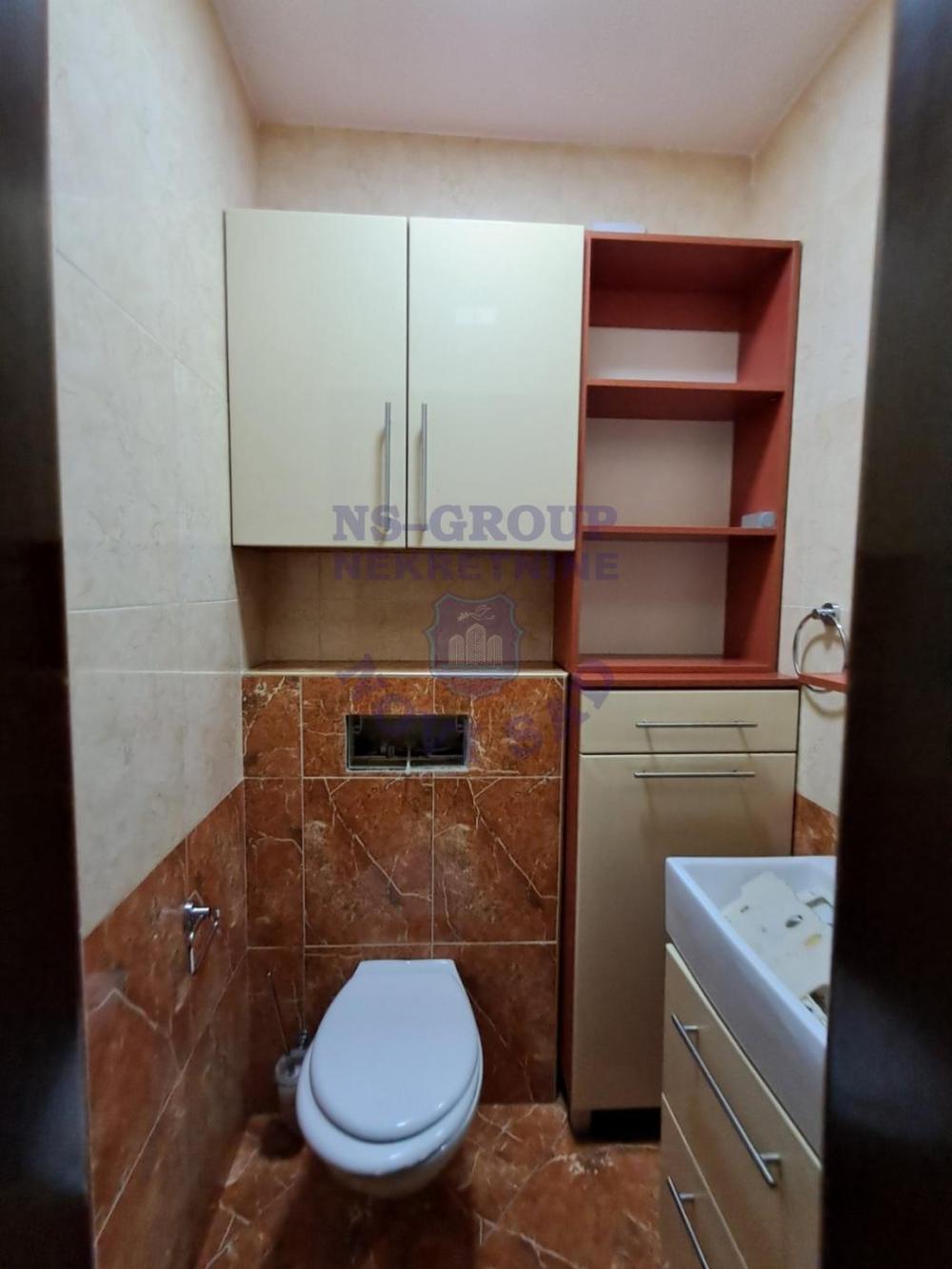 Slika 1 - Bačka, Četvorosoban stan na prodaju, 83m2, 265.230€