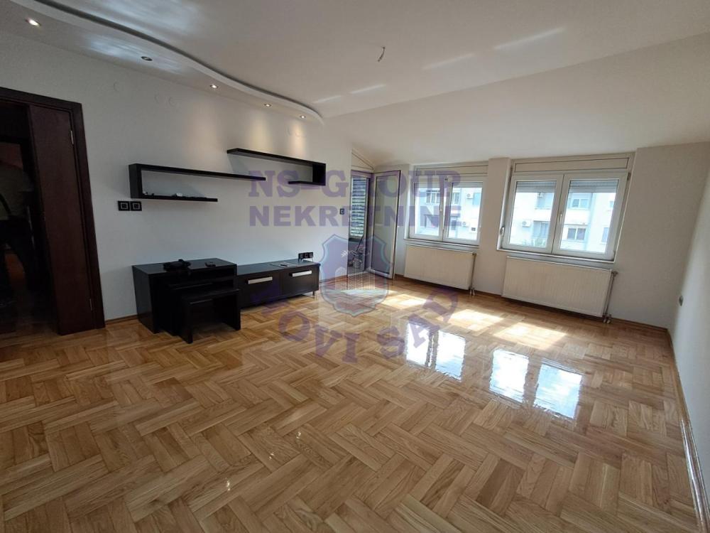 Slika 10 - Bačka, Četvorosoban stan na prodaju, 83m2, 265.230€
