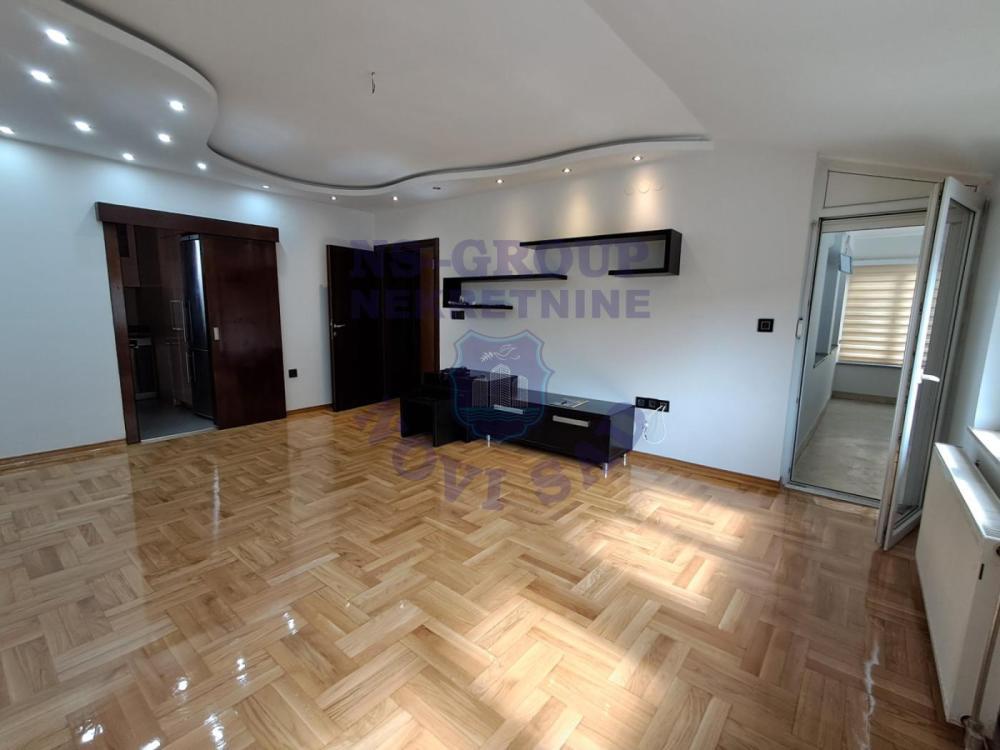 Glavna slika -Bačka, Četvorosoban stan na prodaju, 83m2, 265.230€