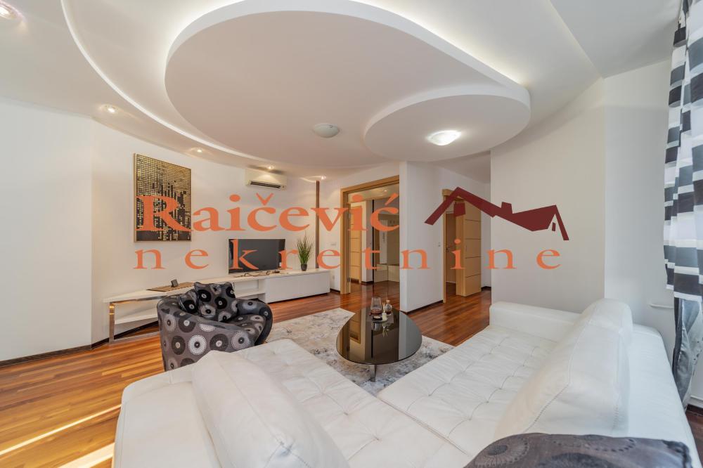 Slika 1 - Uzun Mirkova, Trosoban stan na prodaju, 98m2, 588.000€